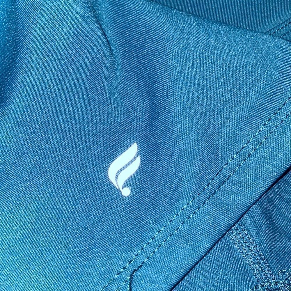 ✨ Kessler Built-In Bra Tank✨ - Picture 4 of 6